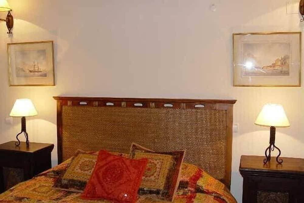 Foto 3 von 30: Fabulous Designer Villa, Own Pool And Gardens, Amazing Views Over Tavira To Sea