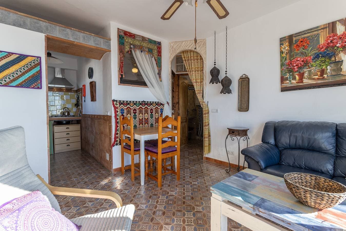 Foto 8 von 26: Ferienwohnung "Alma" mit Bergblick, Pool, Whirlpool, WLAN, A/C & Terrasse