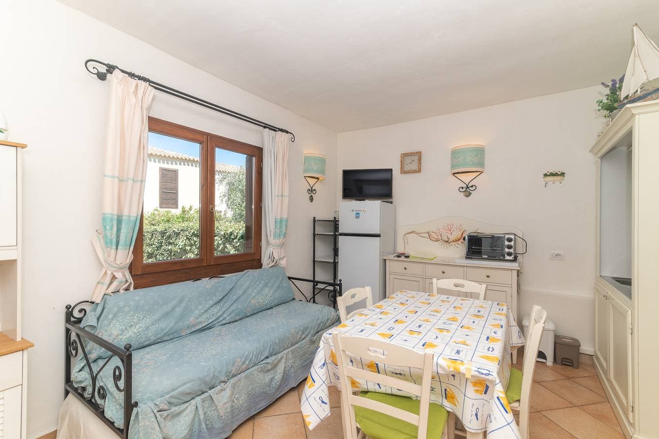 Foto 4 von 25: Apartment 'Sardegna Stupenda N 01' mit Gemeinschaftspool, WLAN & Klimaanlage
