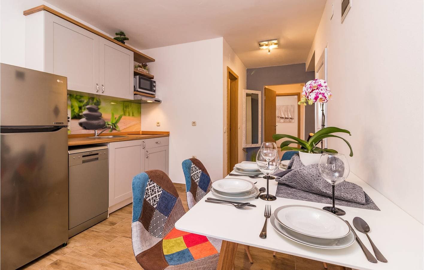 Foto 10 von 24: Urlaub am Meer: Gemütliche Ferienwohnung mit Pool, Terrasse und WLAN
