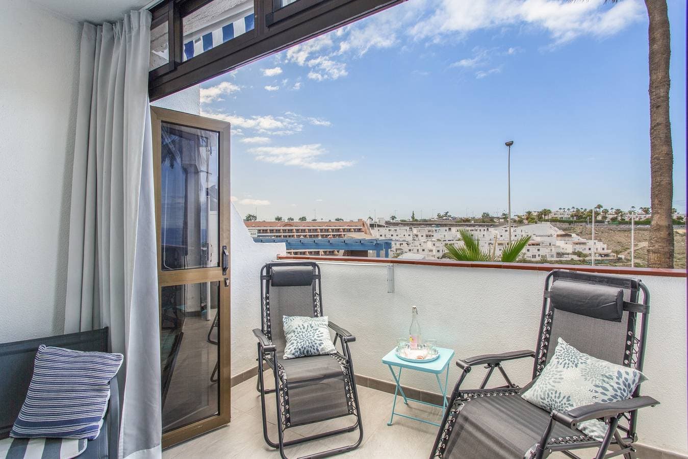 Foto 3 von 26: Ferienwohnung "Rainbow Amadores" mit Meerblick, Terrasse und WLAN