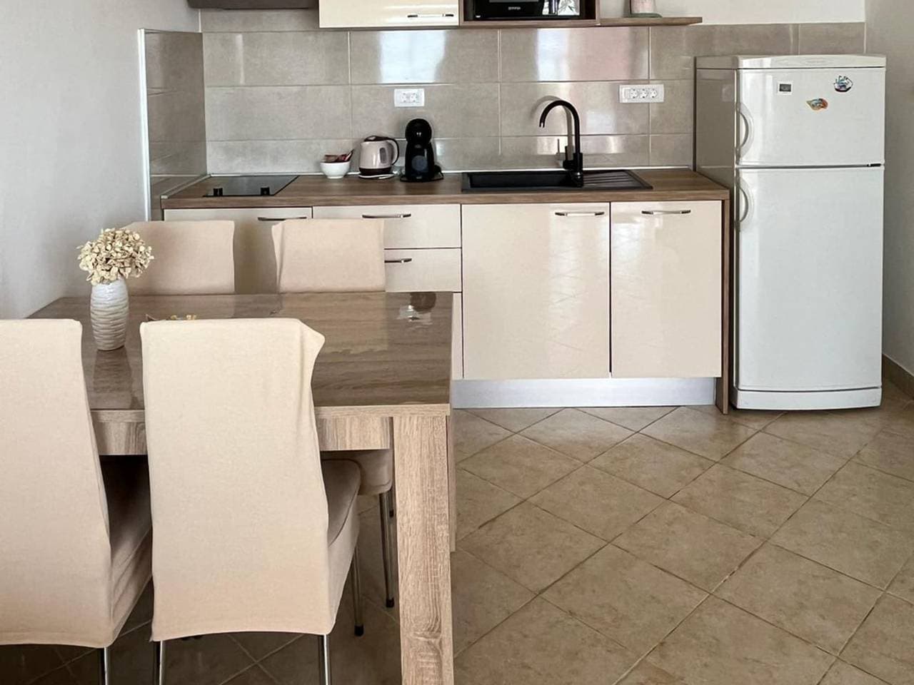 Foto 13 von 16: Apartments Dobrila - One Bedroom Apartment with Terrace - A1