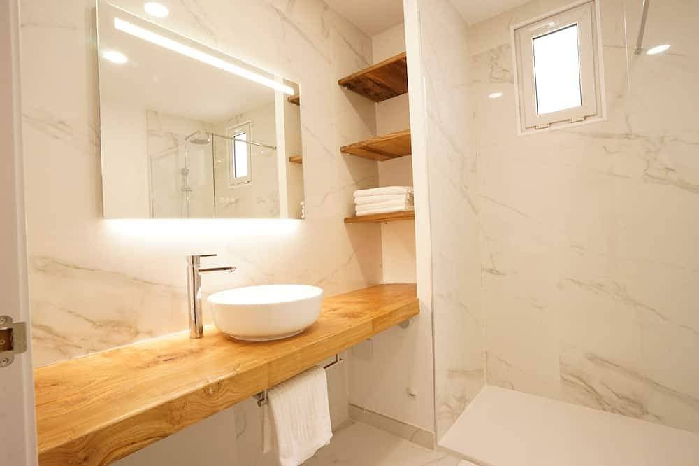 Foto 13 von 30: Apartment-Suite-Ensuite mit Dusche-Stadtblick
