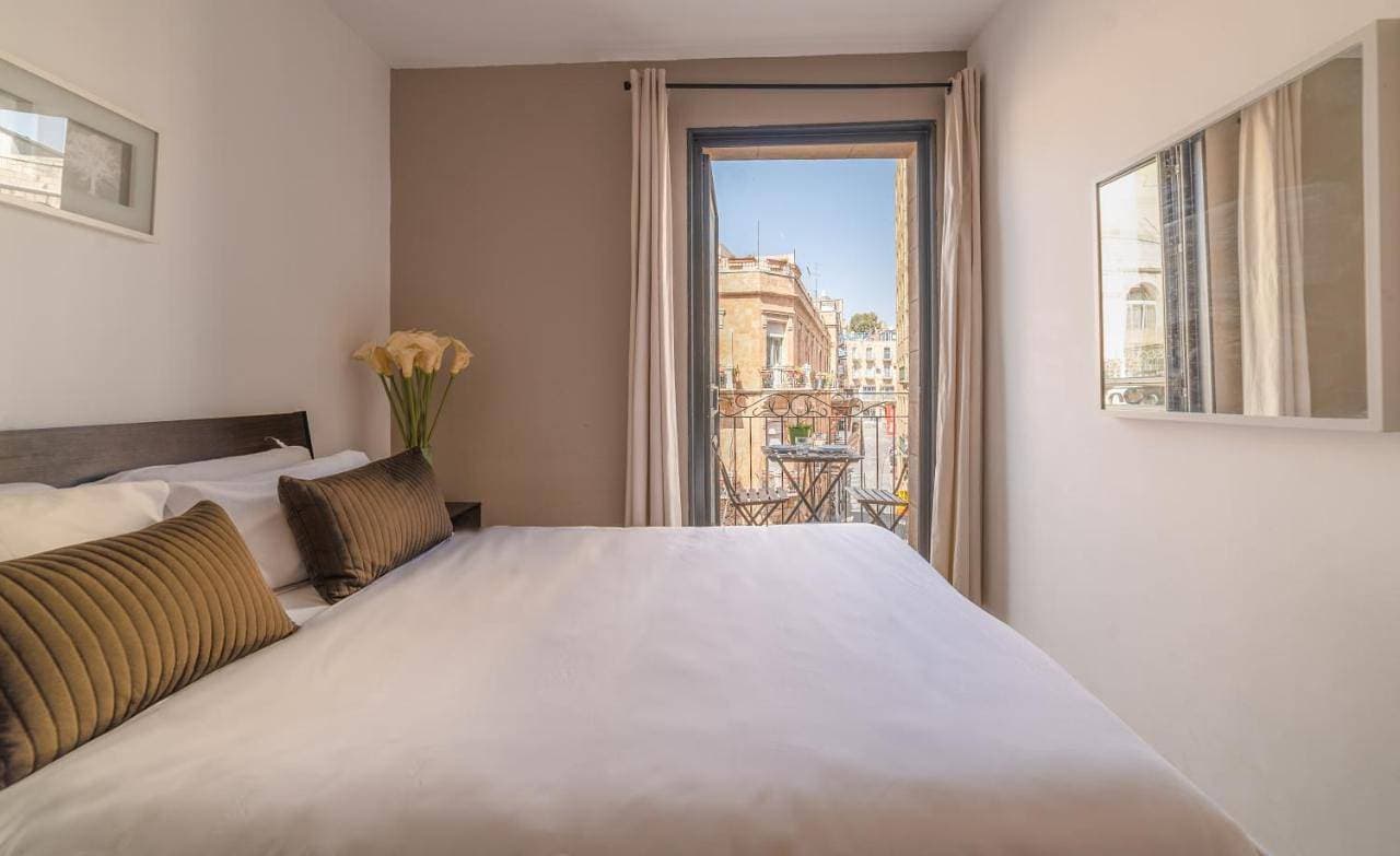 Foto 7 von 19: Superior One-Bedroom Apartment with Balcony