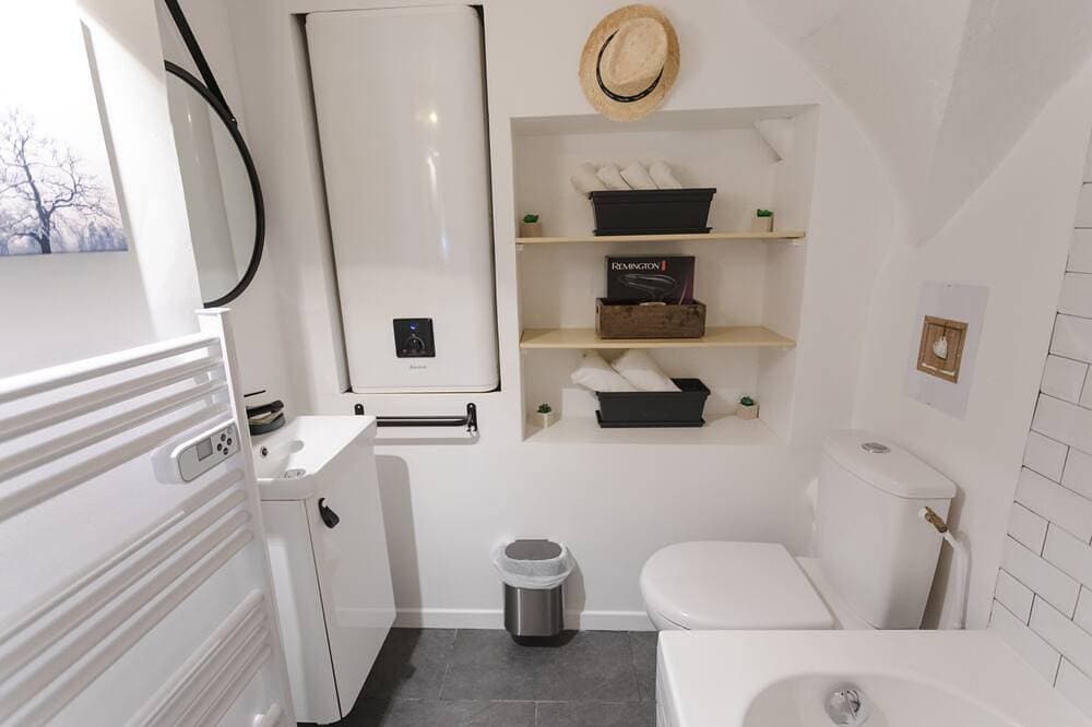 Foto 6 von 28: La Campagne -Studio-Ensuite mit Bad-Stadtblick