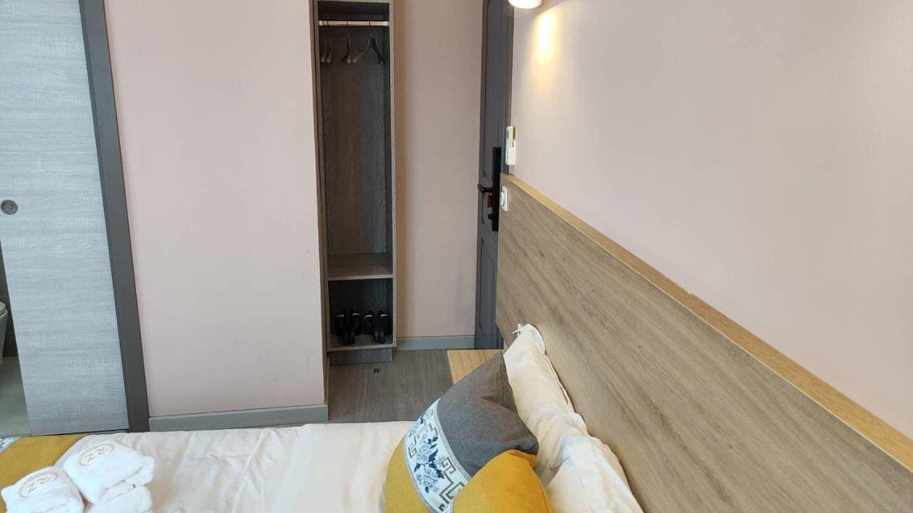 Foto 3 von 9: Double Room with Private Bathroom