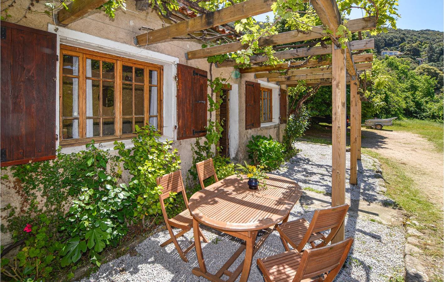 Gemütliche Wohnung mit Terrasse und Kamin in Coti-Chiavari 1