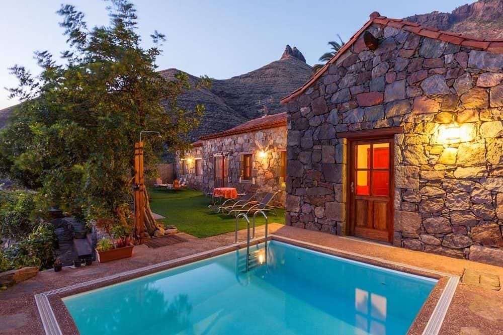 Komfortables Ferienhaus mit privatem Pool und id 1