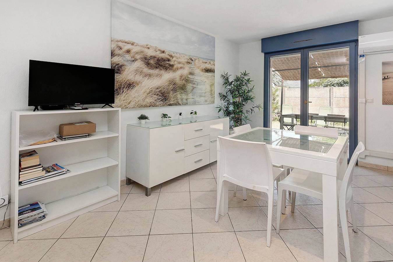 Foto 3 von 21: Ferienhaus 'Kerann 1 Min zum Strand mit Garten' mit privater Terrasse, Garten & WLAN