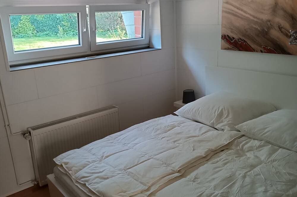 Foto 6 von 30: Ferienhaus mit Seezugang, Steg, Ruderboot, Fasssauna und Wallbox