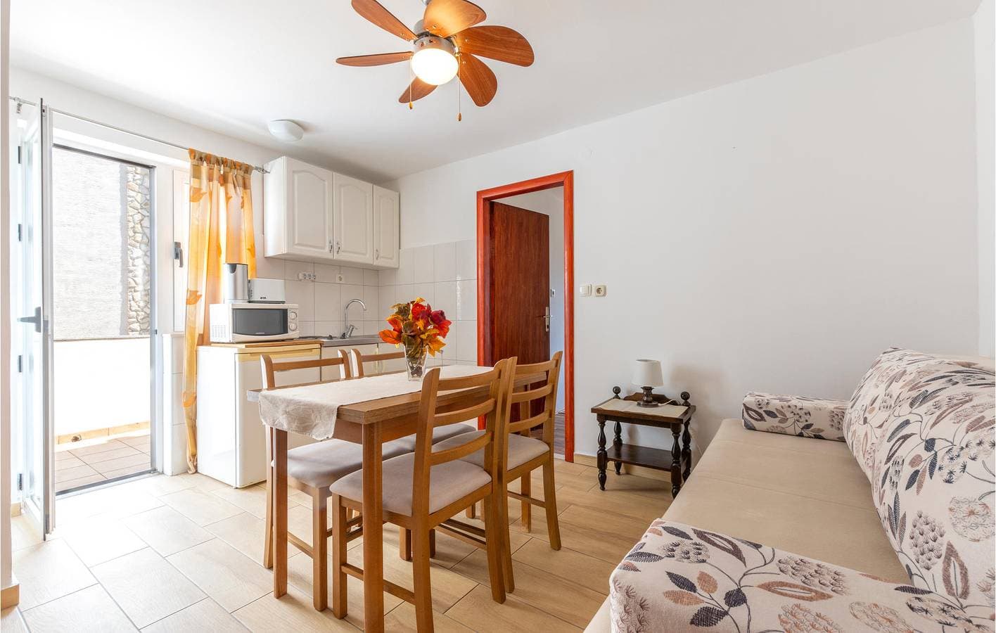 Foto 2 von 25: Gemütliche Wohnung mit Terrasse und WLAN, 1 km vom Strand entfernt!