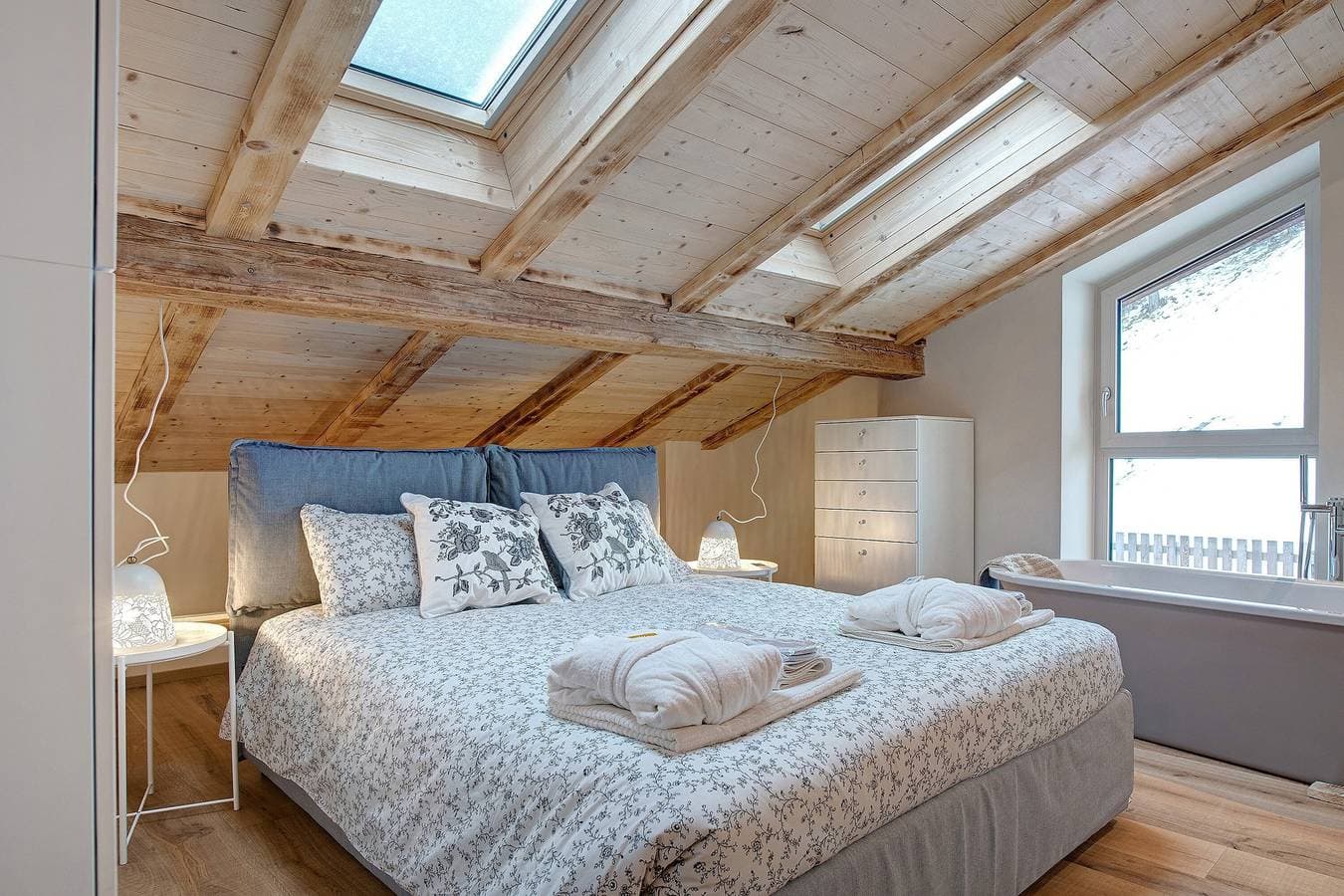 Foto 7 von 36: Ferienwohnung "Wellness Lodge Chicca" mit Seeblick, Sauna & WLAN