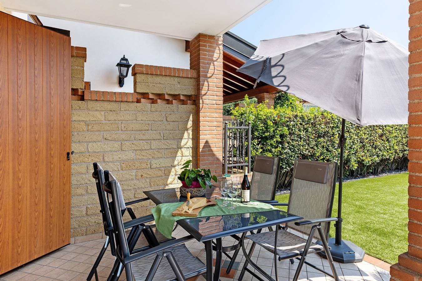 Foto 4 von 33: Ferienwohnung 'Katy Lake Lavanda ' mit privater Terrasse, WLAN und Klimaanlage