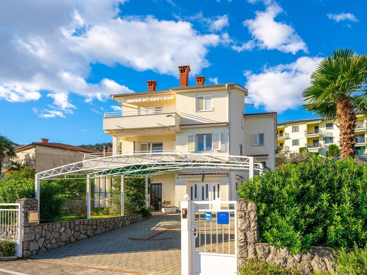 Zweifamilienhaus JF Rezine 1