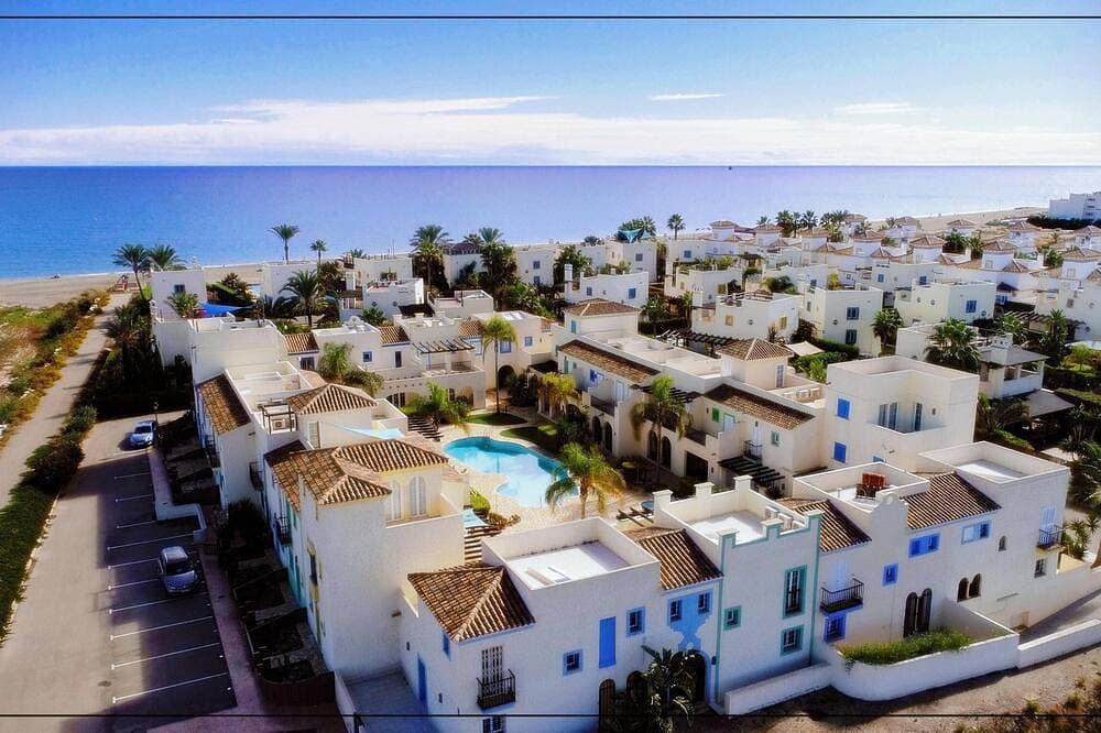 Luxus-Strandhaus 50 Meter vom Strand entfernt, befindet sich in einer Gated Community. 1