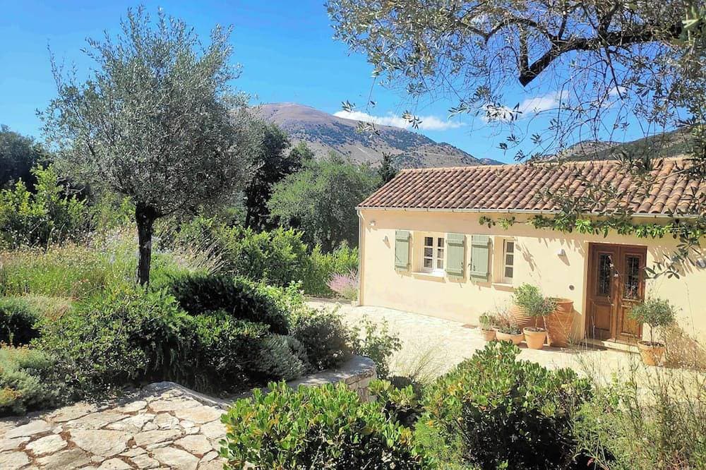 Foto 10 von 30: Kalliroi - Exquisite Villa exklusiv für zwei mit großen privaten Pool konzipiert.