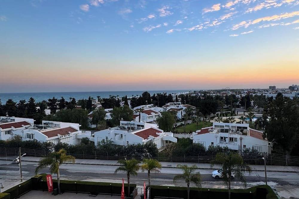 Beautiful Sea View Studio with Pool. 5-Min Walk to the Beach 1