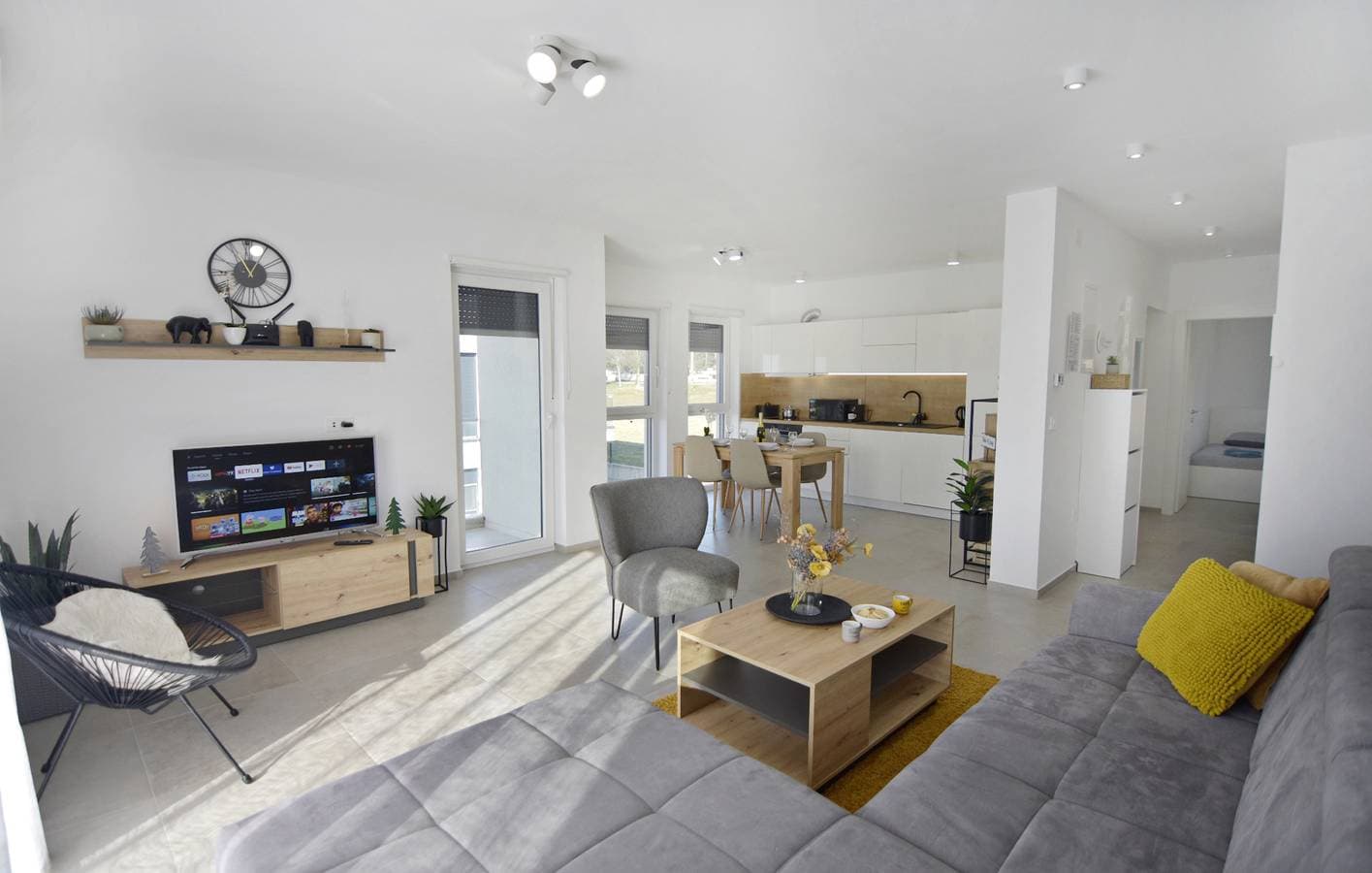 Foto 3 von 42: Moderne Wohnung in der Nähe von Kanegra Beach