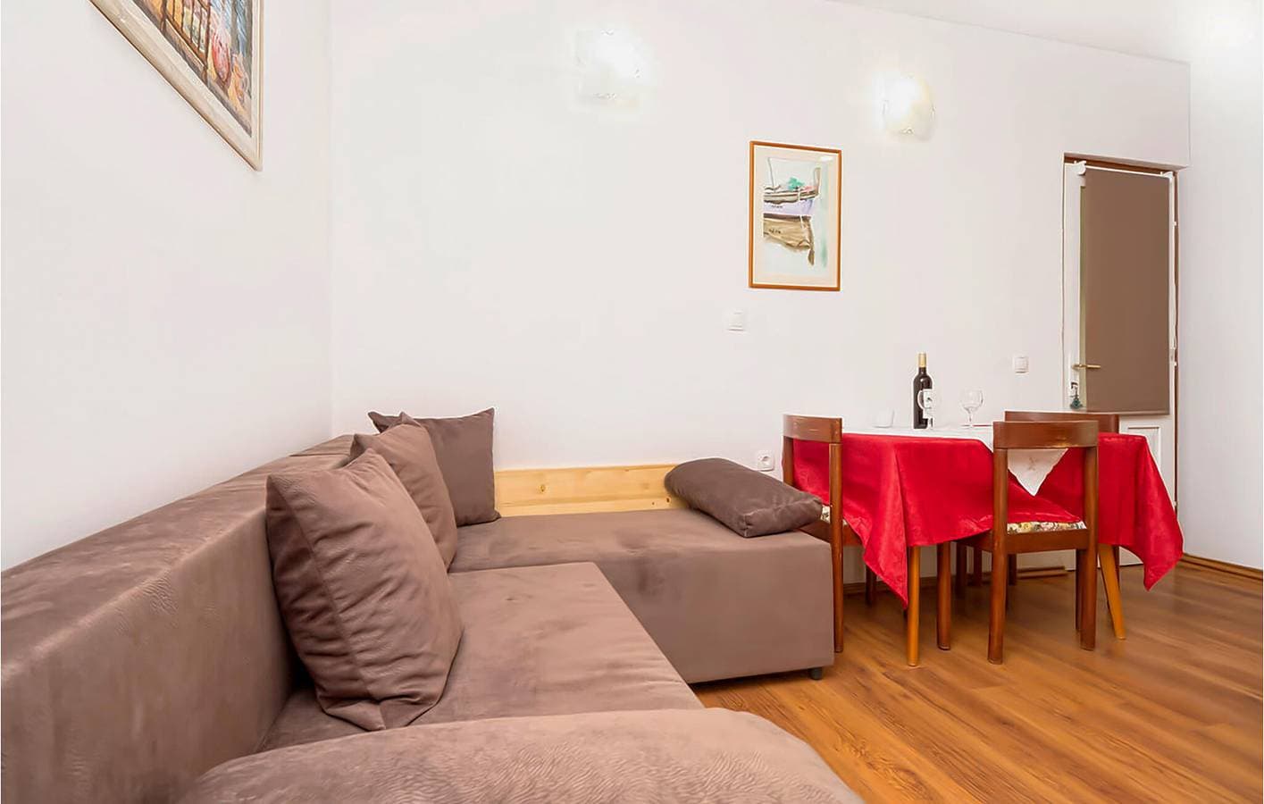 Gemütliche 73 m² große Wohnung mit Meerblick, Terrasse und Parkplatz, 200 m vom Strand entfernt 1