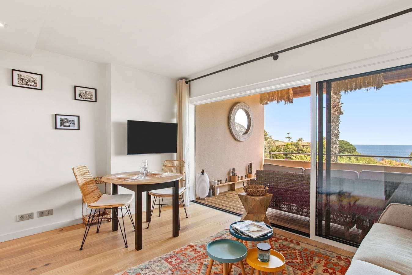 Foto 3 von 21: Ferienwohnung "Ramatuelle" mit Meerblick, Terrasse & Nähe Pampelonne Strand