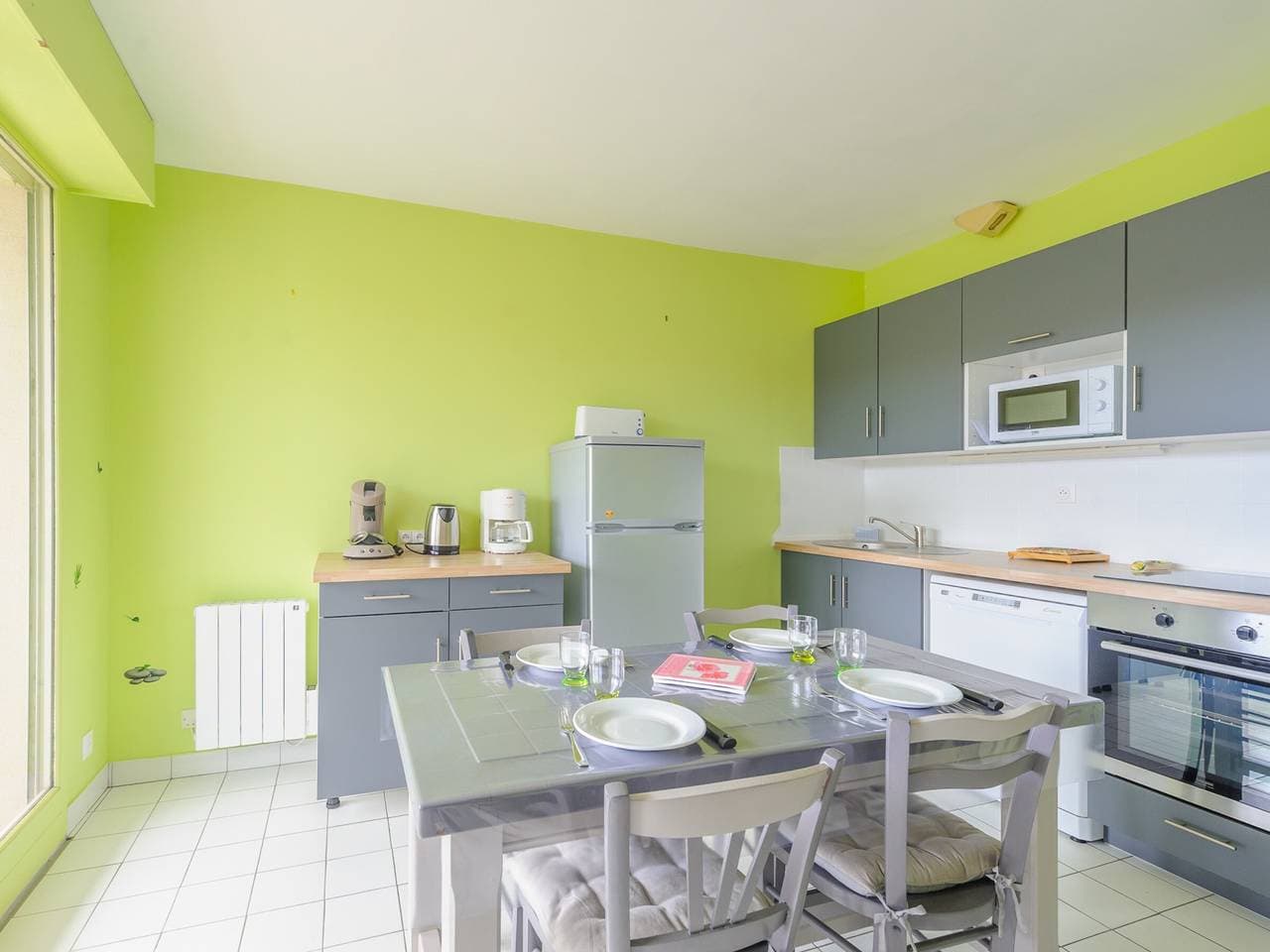 Foto 2 von 11: Appartement T2 Bis avec Balcon, Aperçu Mer, Piscine et Parking Privé