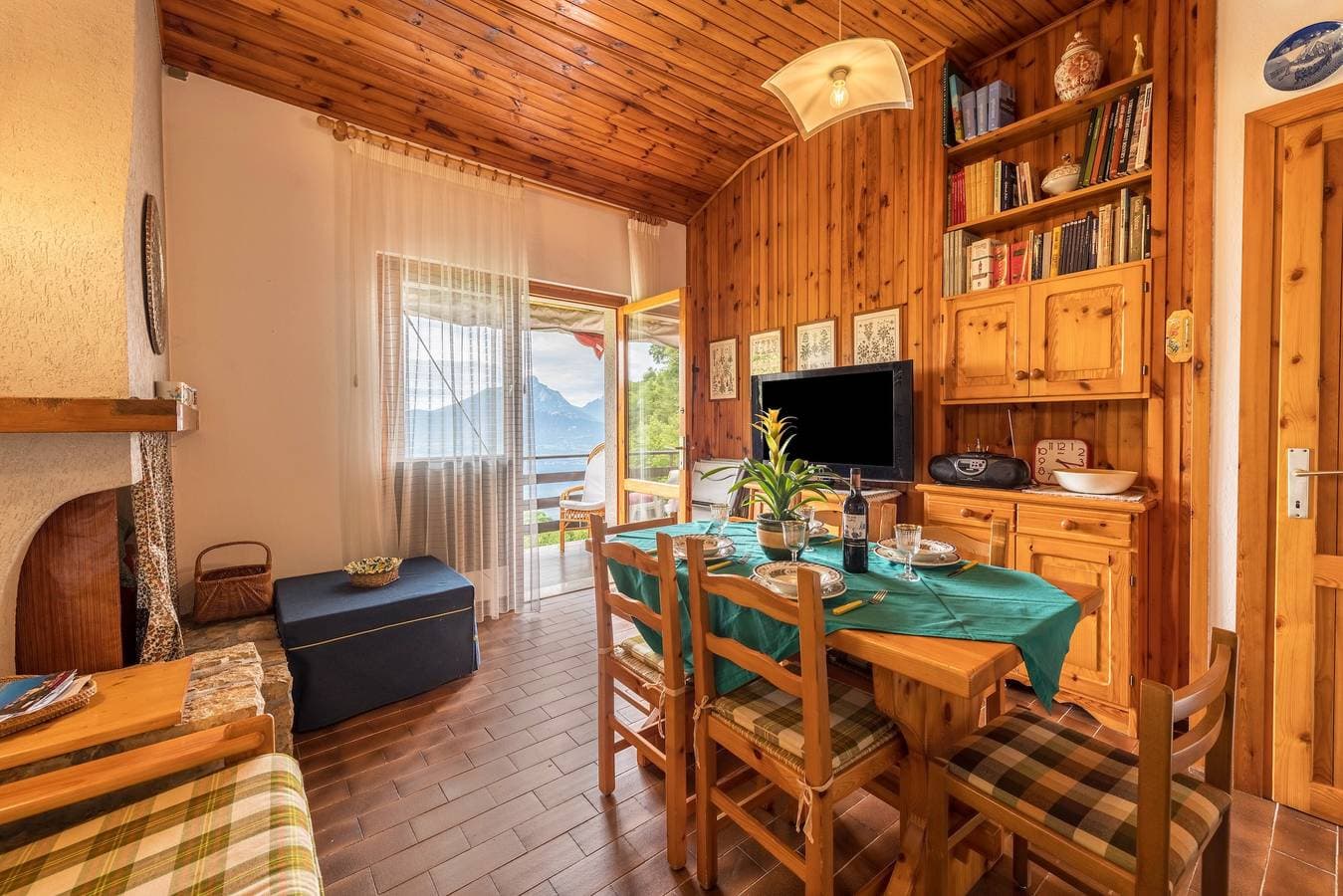 Foto 5 von 25: Gemütliche Ferienwohnung mit Balkon, Seeblick und WLAN; Parkplätze vorhanden, Haustiere erlaubt