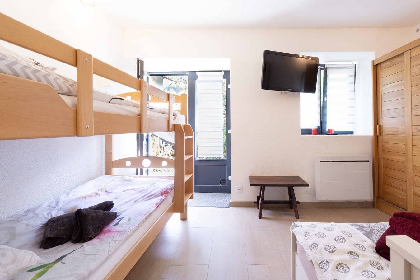 Foto 7 von 12: Einzimmerapartment 'Chalet Belamy 1' mit Bergblick, privater Terrasse und Wi-Fi