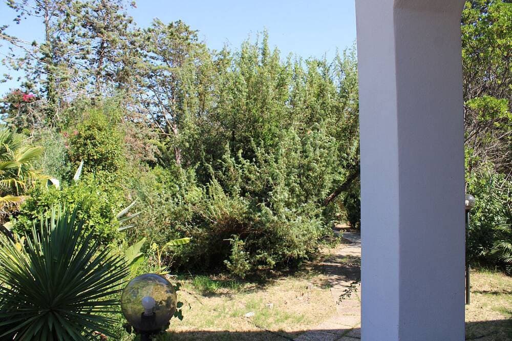 Foto 9 von 27: House surrounded by greenery just a few minutes drive from the most beautiful beaches of Alghero