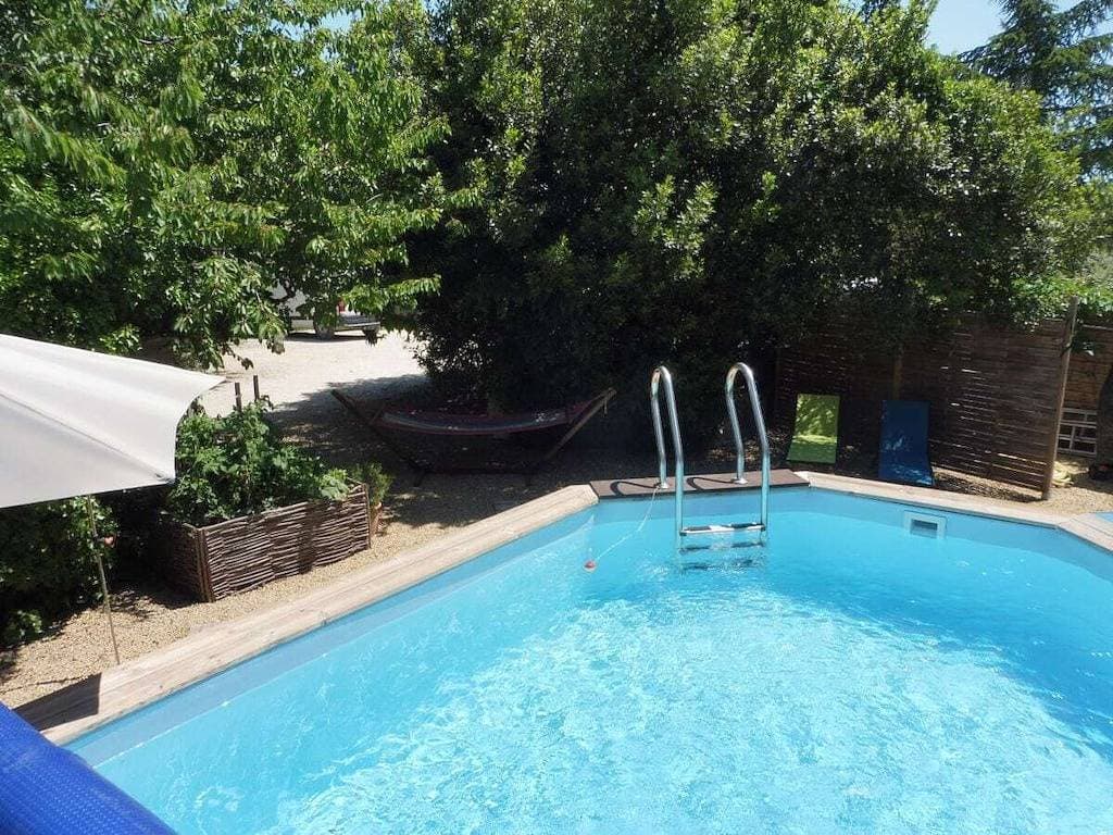 Foto 3 von 20: Hütte in Crestet mit Schwimmbecken