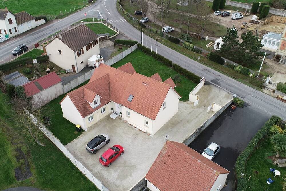 Foto 2 von 6: Romantic french   villa w/hot tub — 5 min from the beach