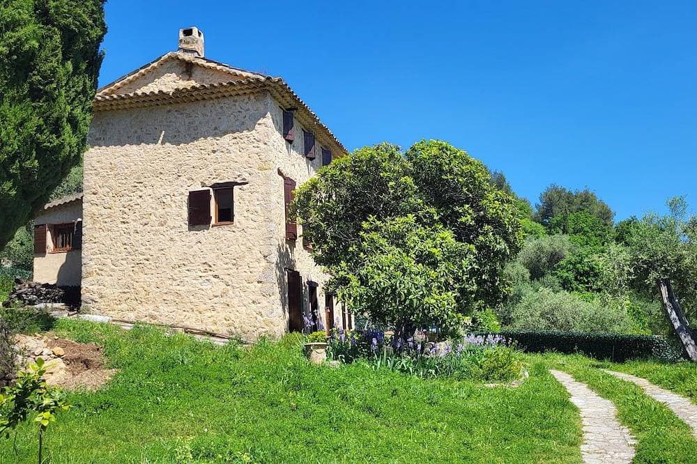 New - Authentic Provencal country house - 18th century - Tourrettes sur Loup 1