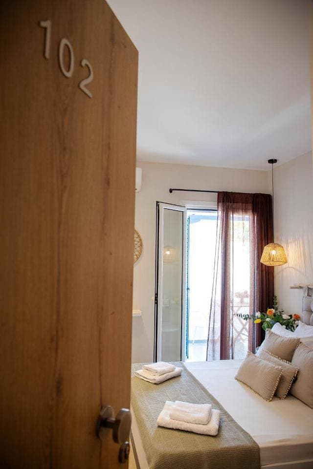 Foto 6 von 12: Double Room with Garden View