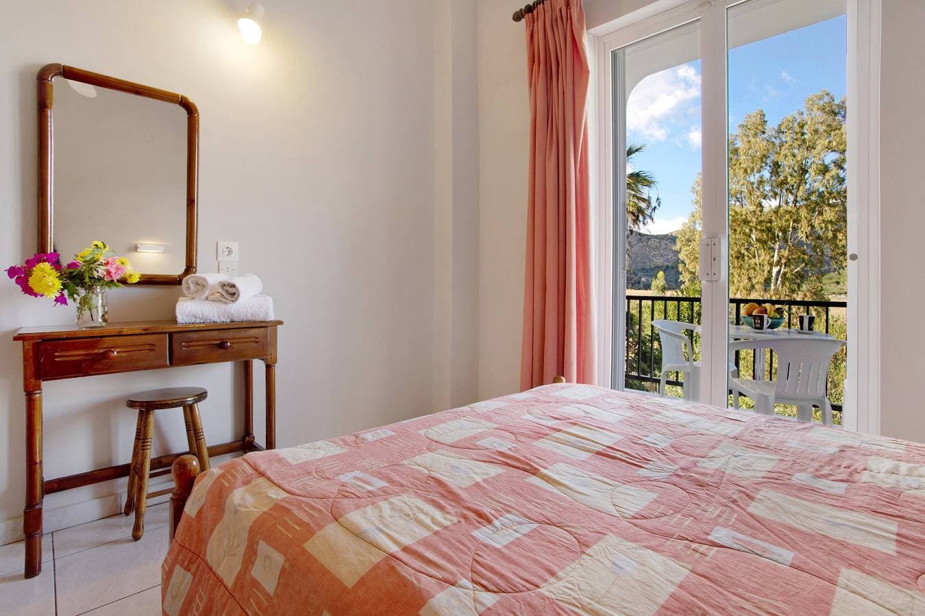 Foto 10 von 20: Studio "Dolphin Studio Meerblick 10" mit Privatem Balkon, Gemeinschaftsgarten und WLAN