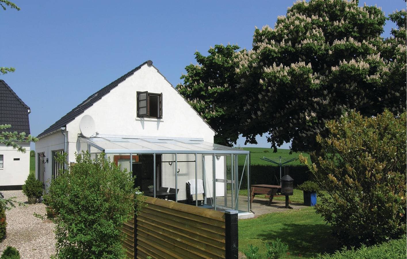 Foto 3 von 18: Ferienhaus für 4 Personen mit Terrasse