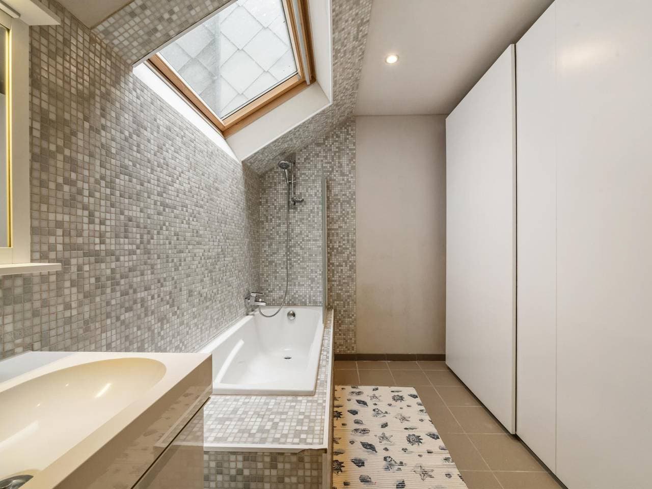 Foto 10 von 14: Studio mit Blick auf den Hafen.