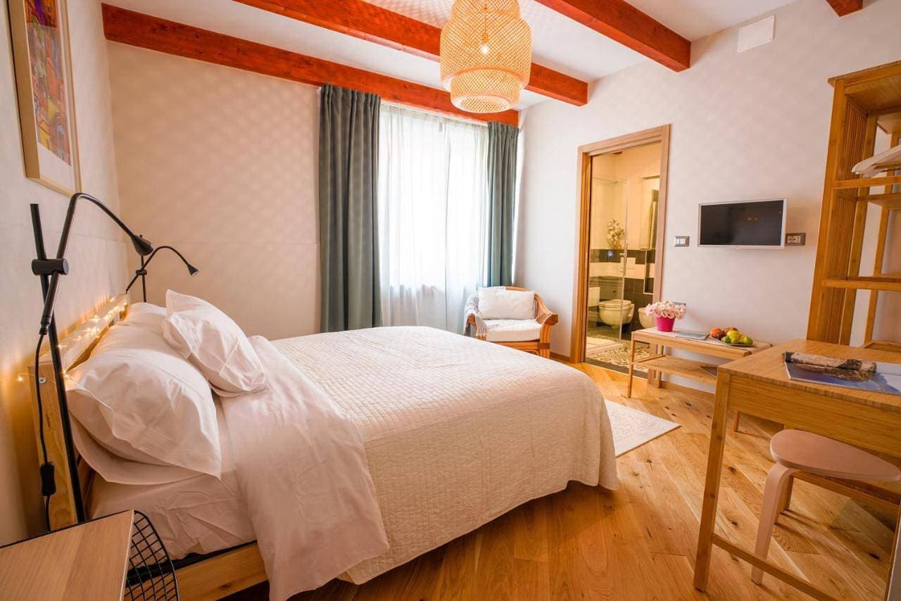 Foto 6 von 18: Double Room with Private Bathroom