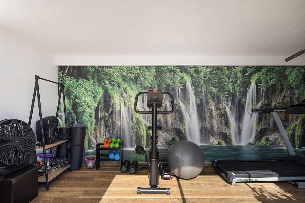 Foto 2 von 30: Luxusvilla mit Pool, Jacuzzi, Gym & Sauna, 10 Min. vom Strand