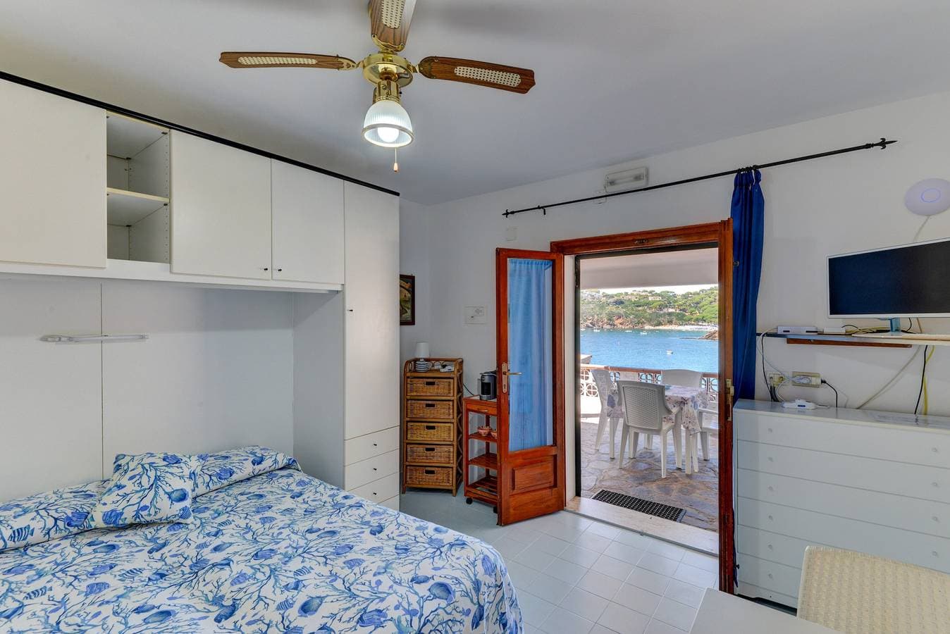 Foto 8 von 25: Ferienwohnung 'Villa Oda - Monolocale Sul Mare' mit Meerblick, WLAN und Klimaanlage