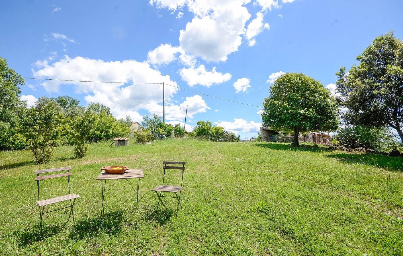 Foto 9 von 22: Reizende Ferienwohnung mit Pool und Garten, 400 m vom Torrente Fiascone entfernt
