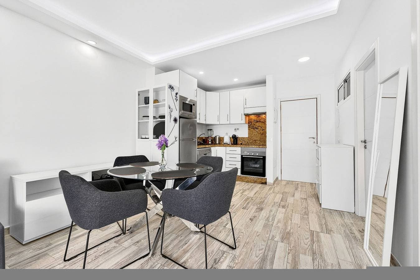 Foto 5 von 48: Ferienwohnung für 6 Personen mit Meerblick