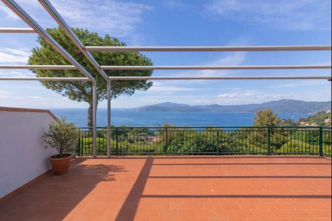 Foto 4 von 11: Ferienwohnung für 4 Personen mit Terrasse