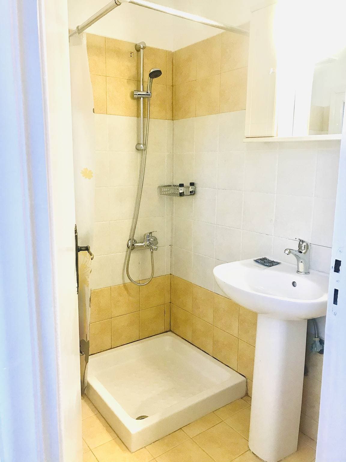 Foto 4 von 34: Studio in Banos Apartments with shared Swimming Pool