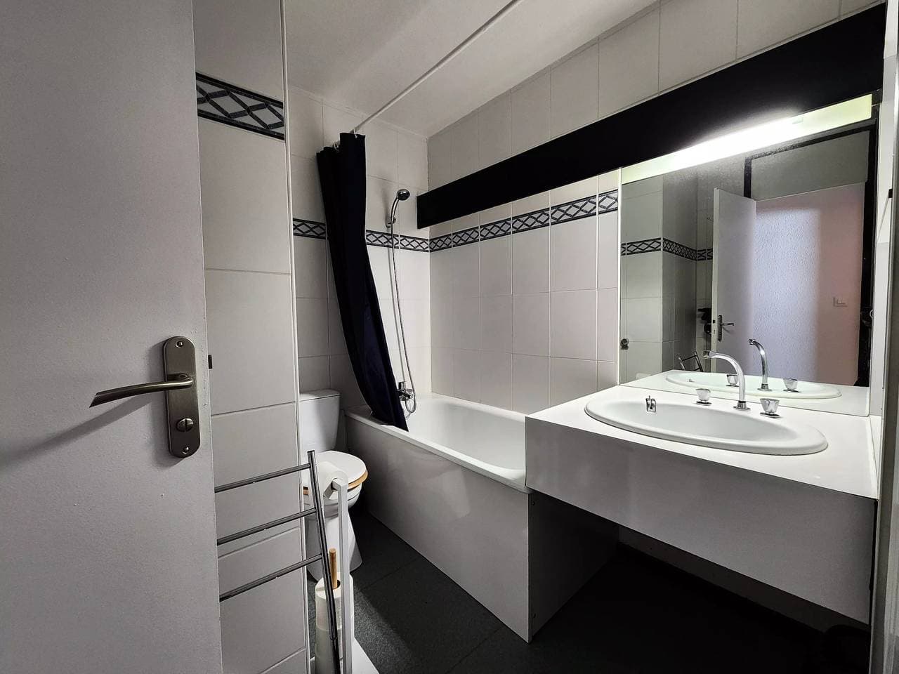 Foto 6 von 8: Studio 4 Personen 1 Kabine Ecke Bergblick Ski zu den Füßen