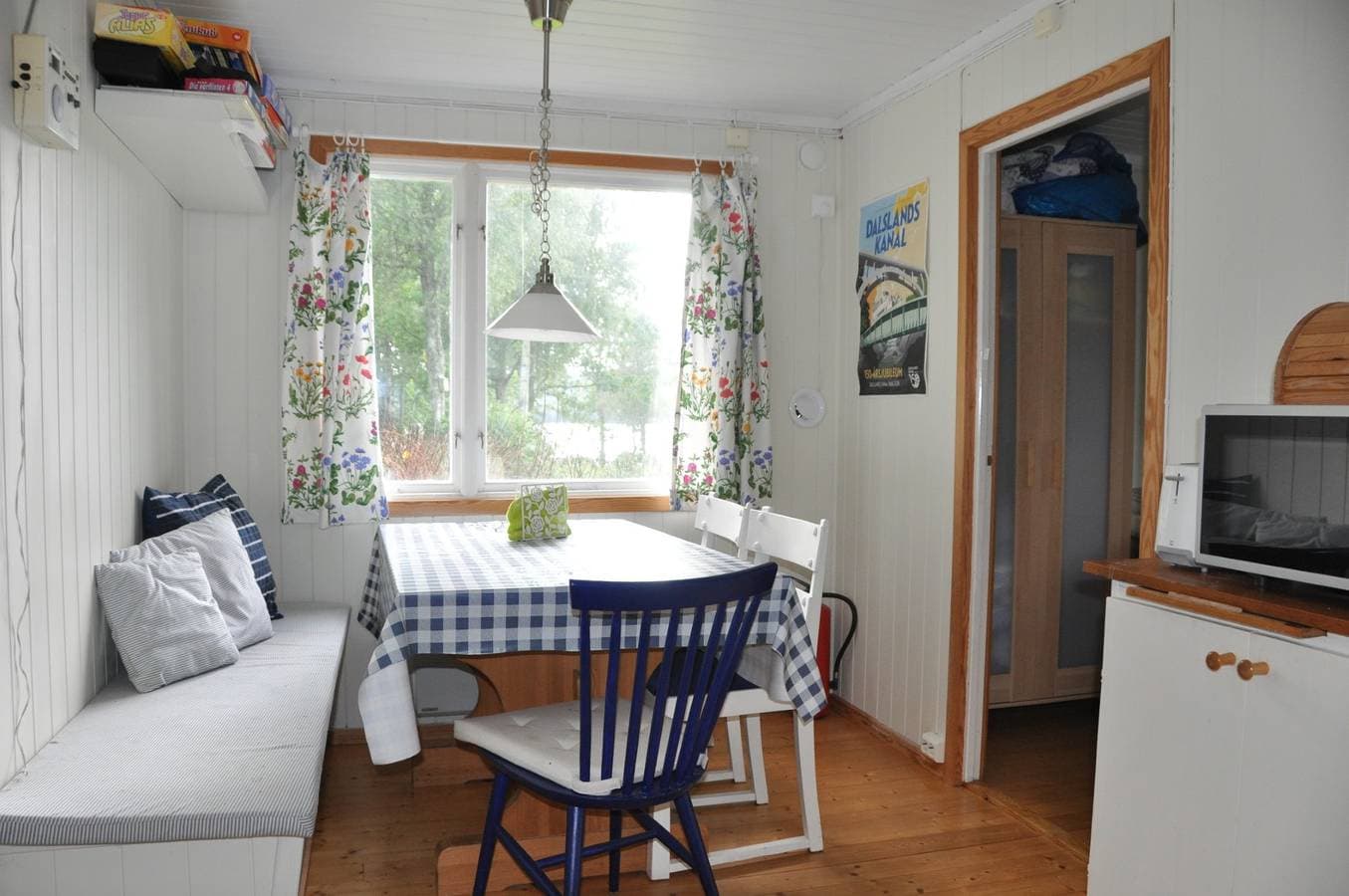 Foto 11 von 28: Ferienhaus mit Seeblick am See Lelången mit Boot