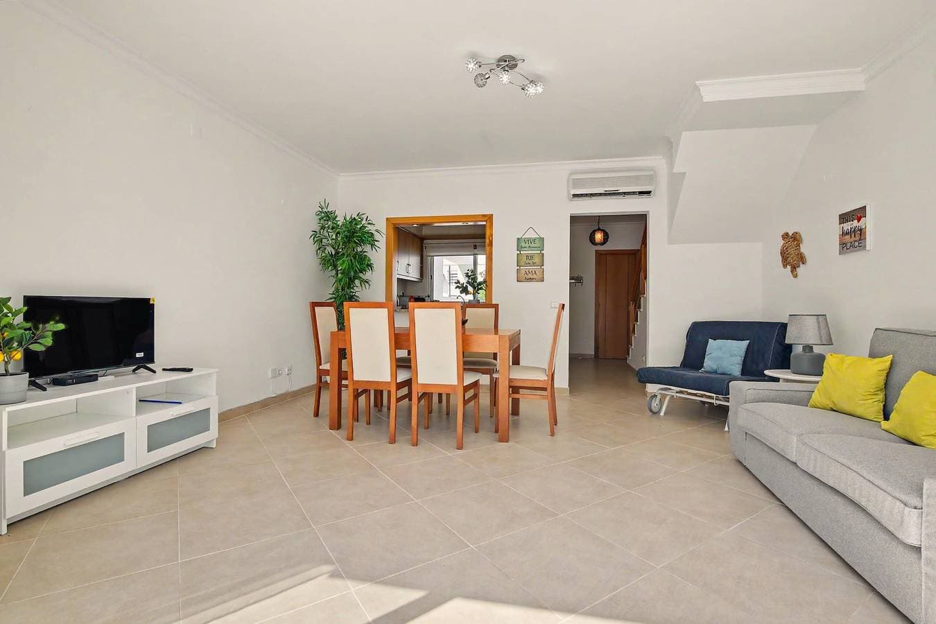 Foto 5 von 25: Ferienhaus „Lemon Tree House“ mit privater Terrasse, WLAN und Klimaanlage
