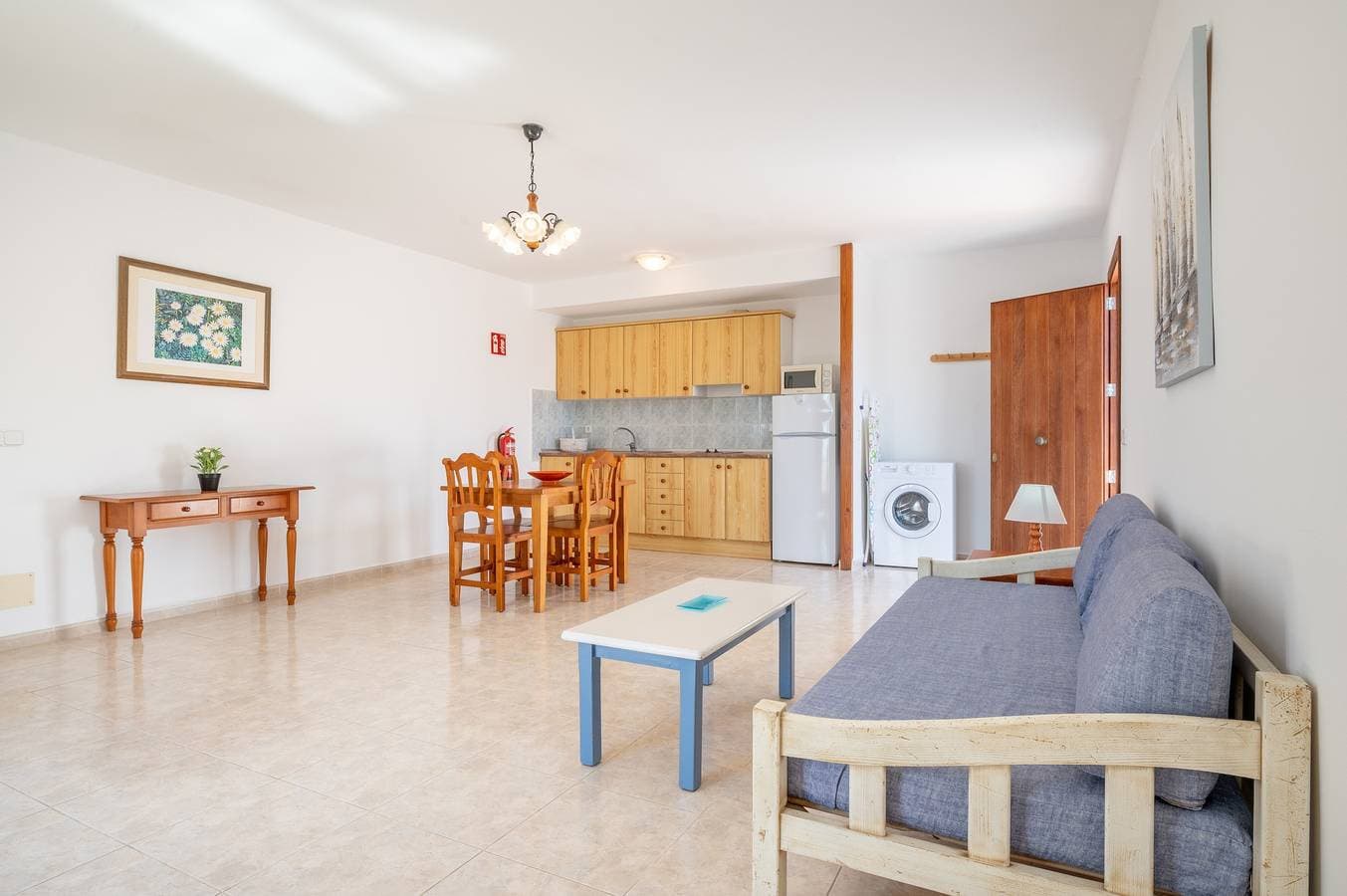 Foto 11 von 25: Apartment mit Klimaanlage, Pool, WLAN, Balkon und strandnaher Lage