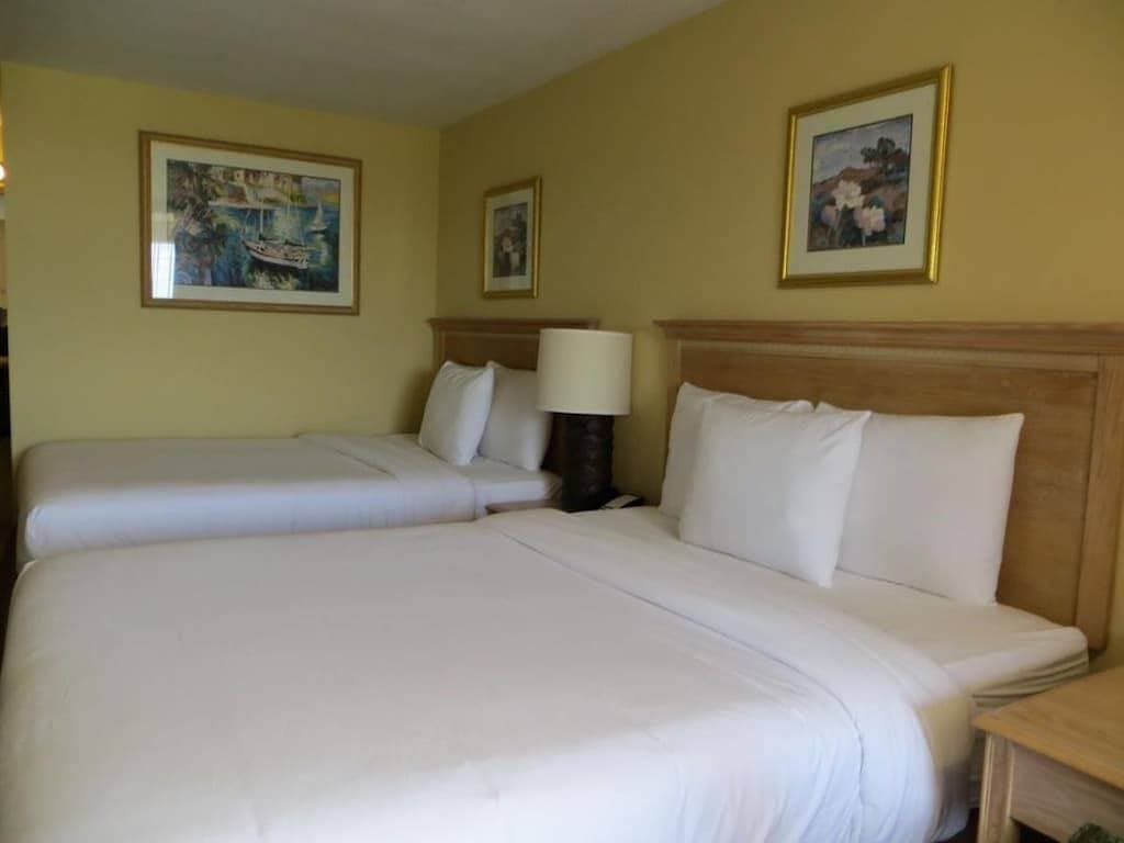 Foto 12 von 34: Close to Attractions! Comfy Unit, Pool, Shuttle to Parks, Parking, Breakfast