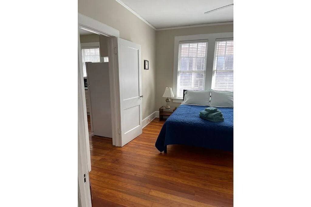 Foto 11 von 17: Spacious Murray Hill Getaway for One or Two
