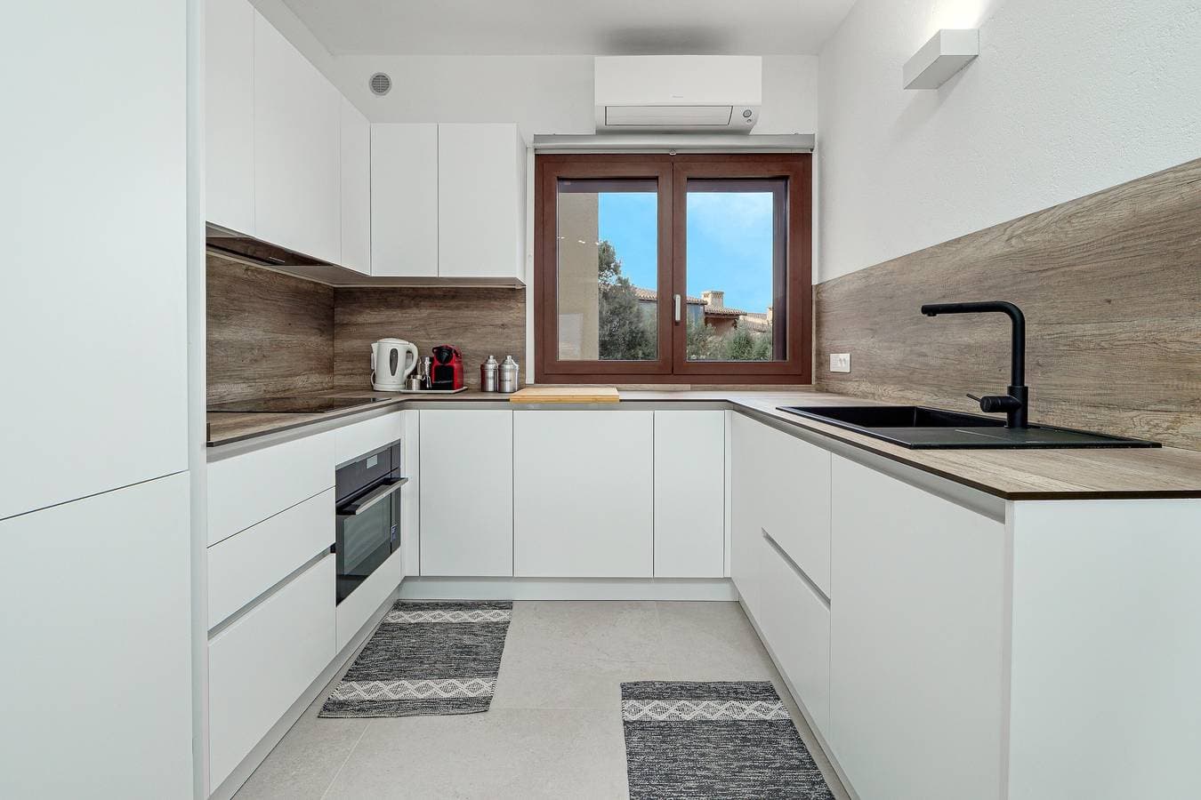 Foto 8 von 21: Apartment 'Ginepro' mit Meerblick, WLAN und Klimaanlage