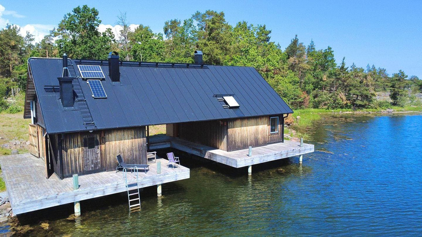 Fina Båthus – Ferienhaus in Alleinlage direkt am Meer in Småland 1